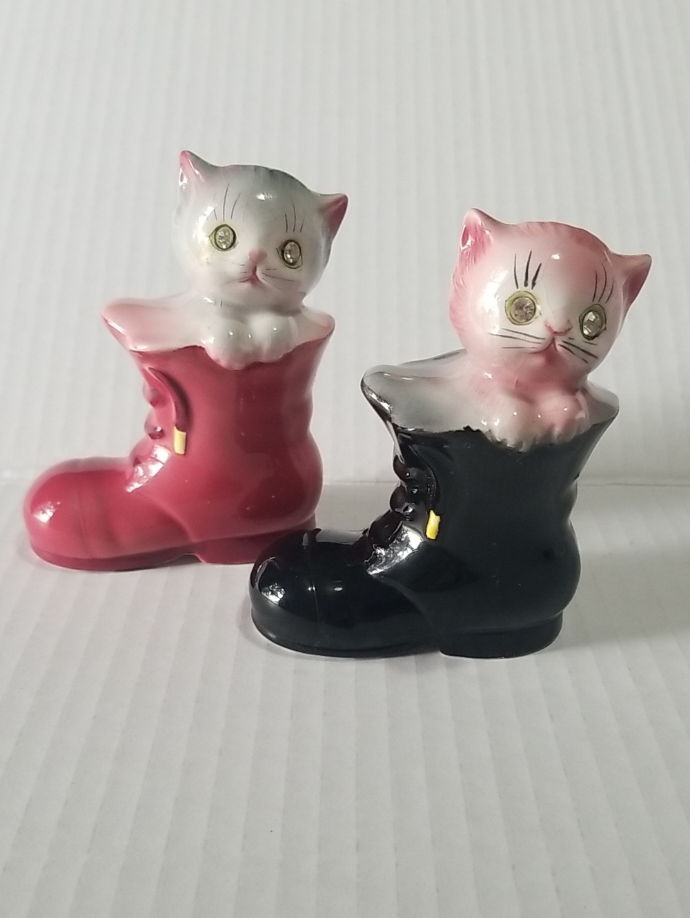Puss In Boots Vintage Ceramic Japan Salt And Pepper Shaker Set